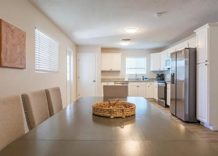 Cozy Near Downtown Pool Bbq *