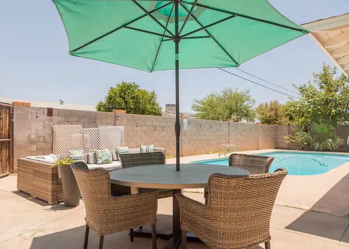 Ferienhaus Cozy Near Downtown Pool Bbq
